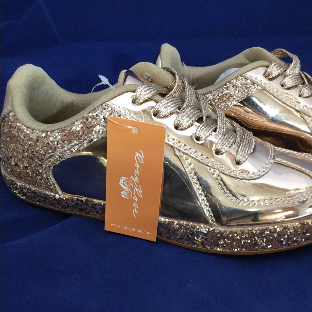 Roxy Rose Sz 5 Rose Gold Sneakers NIB